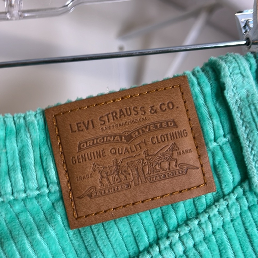 Levi’s Green Corduroy Cutoff Shorts- 24 - Picture 5 of 8